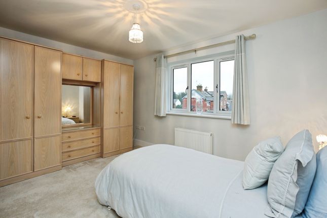 2, Davis Mews, Hawkhurst photo 4