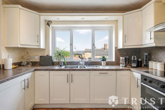 2 Bullfields Close, Dewsbury photo 4
