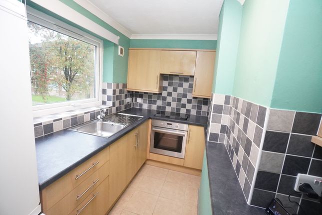 37 Windsor Drive, High Wycombe photo 4