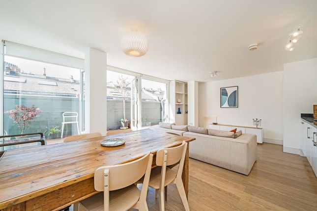 Flat 1, 5, Brownlow Mews, London photo 3