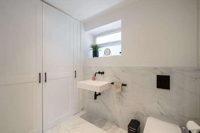 22, Kerrill Avenue, Coulsdon photo 4