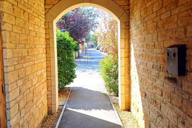 40, Coachman's Court, Station Road, Moreton-in-Marsh photo 4