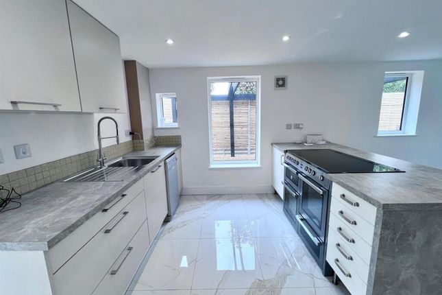 18, Southlands Road, Uxbridge photo 3