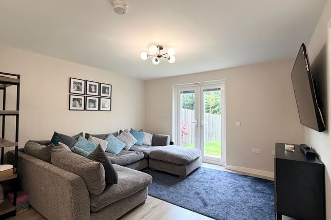 10 Lapwing Drive, Glasgow photo 3