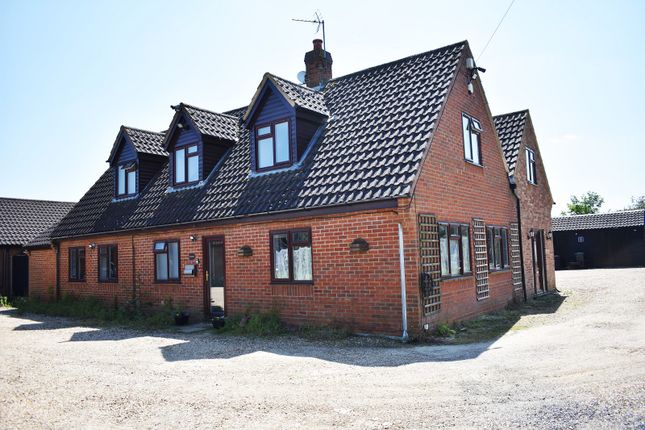 Thumbnail Flat to rent in Crawley Road, Bourne End, Cranfield, Bedford, Bedfordshire.
