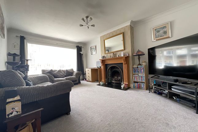 11 The Grove, Scarborough photo 2