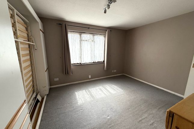 21 Templecombe Mews, Oriental Road, Woking photo 2