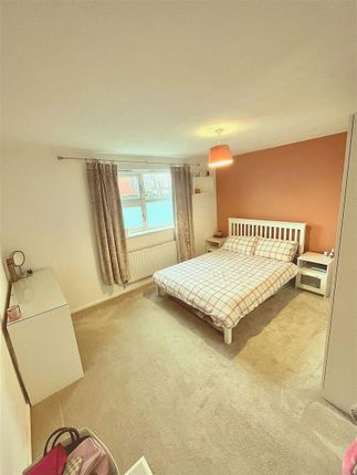 Flat for sale in Fairmount Road, Worcester