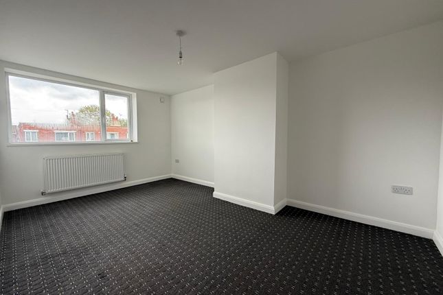 27, Churchill Avenue Maltby, Rotherham photo 5