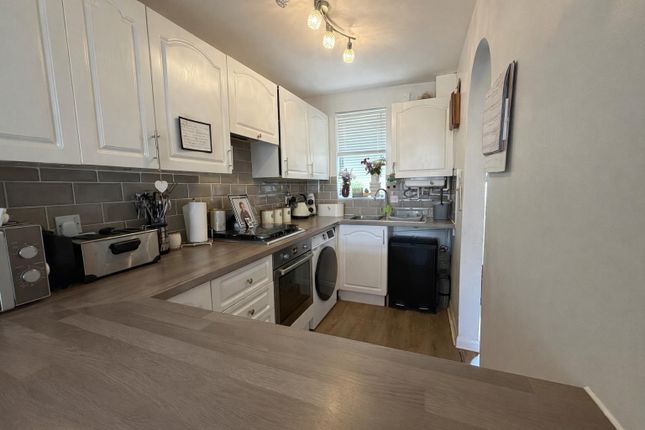 29., Tenterfields, Basildon photo 2