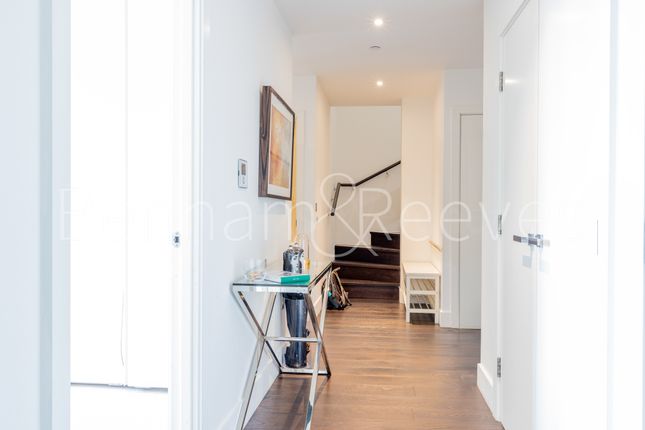 Flat to rent in Central Avenue, Fulham