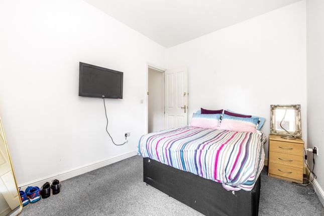 Flat for sale in 5 Sherwood Apartments, Douglas, Isle Of Man
