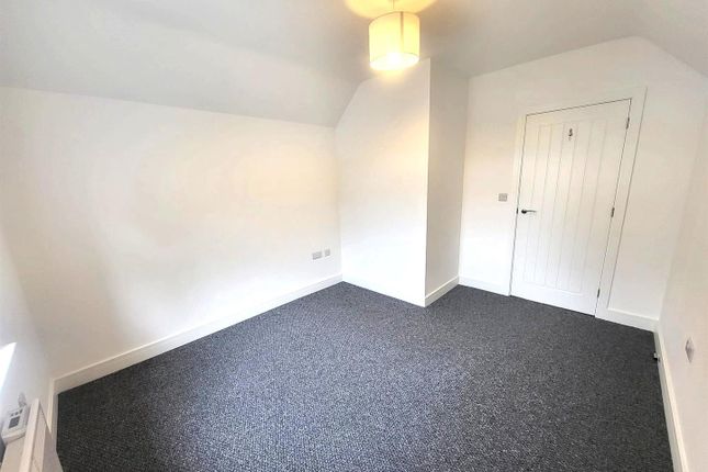 4 Russell House, Bakers Way, Wolverhampton photo 5