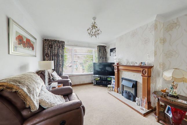 66, Lincoln Road, Worthing photo 2