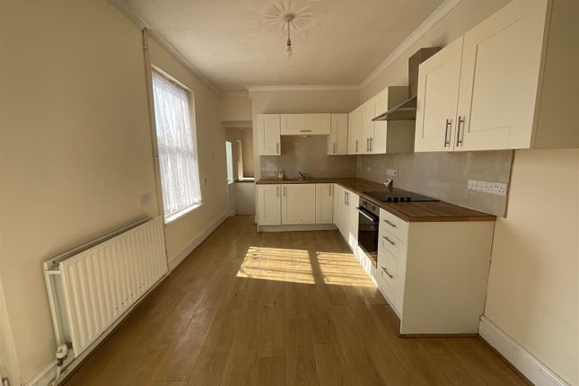 10, Florence Road, Ammanford photo 3