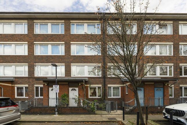 Flat for sale in Tolsford Road, London