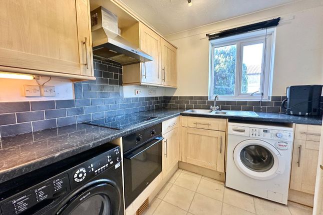 28,, Mohune Way, Weymouth photo 4
