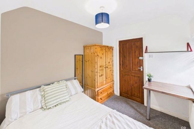 120 Hillside, Brighton photo 2