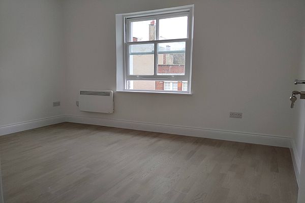 Flat to rent in The Village, Charlton