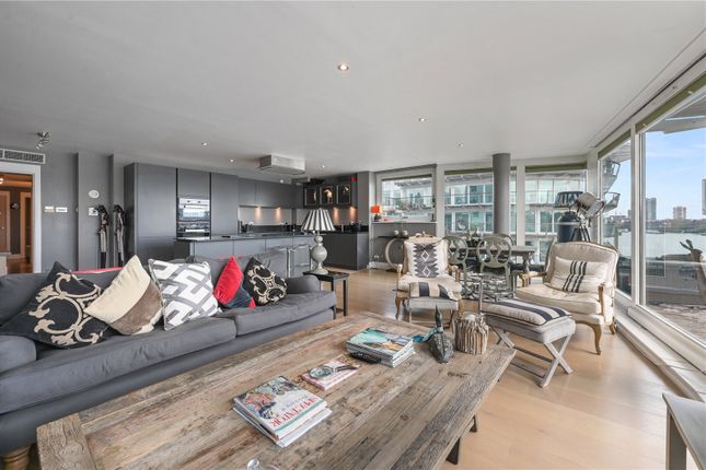 Flat for sale in Cinnabar Wharf Central, 24 Wapping High Street, London