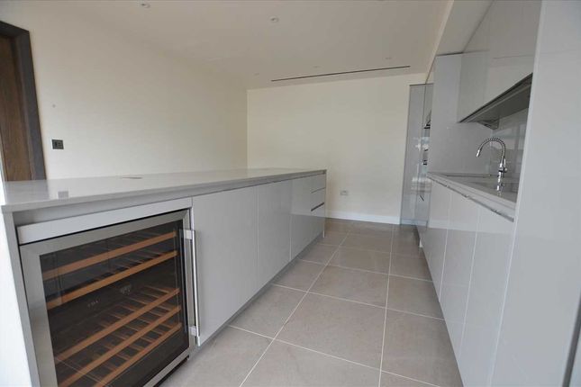 68, Constantine, Colindale photo 2
