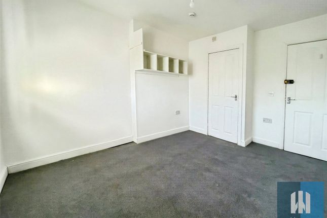 Room 6, 138-140, Lowerhouses Lane, Huddersfield photo 2