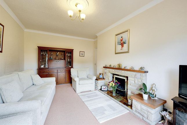 Property for sale in Bramcote Drive, Beeston, Nottingham