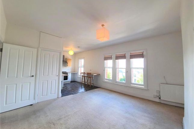 Flat 3, 51, GOSPORT photo 4