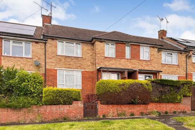 Thumbnail Terraced house for sale in Blackthorn Road, Reigate