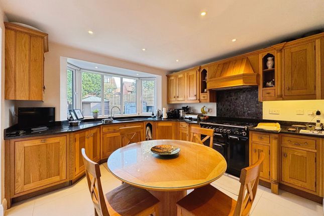 30 The Grove, Edgware photo 3