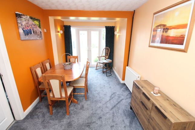 20, Lichfield Drive, Leicester photo 4