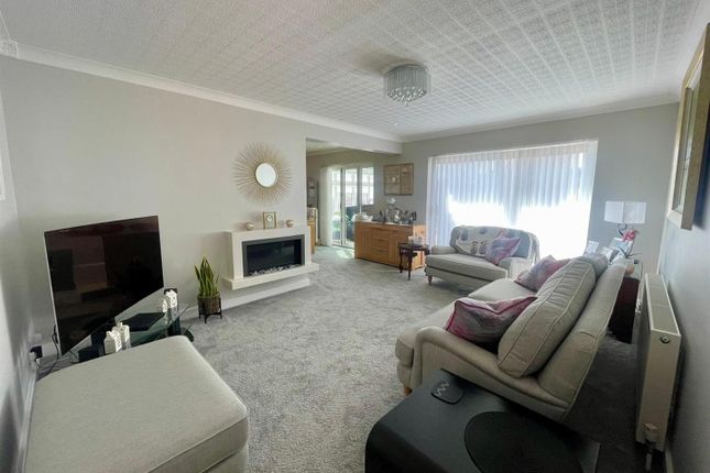 53, Ashcourt Drive, Hornsea photo 3