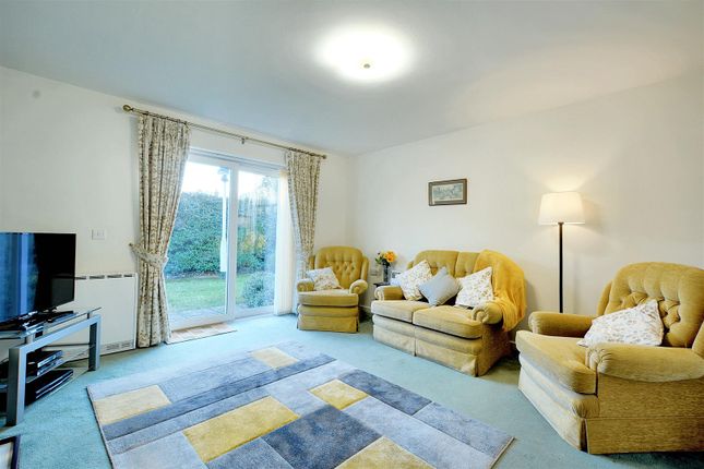 7, Cooke Close, Nottingham photo 2
