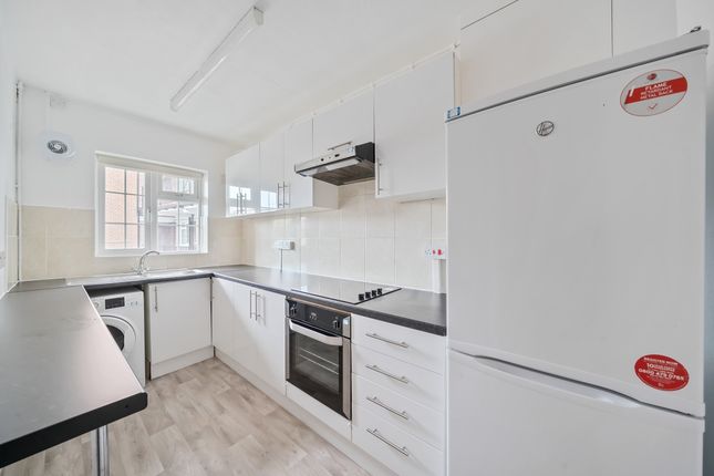 Thumbnail Flat to rent in Hampton Court Parade, East Molesey