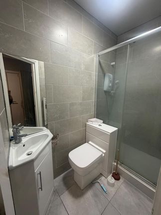 34, Graham Rd, London photo 4