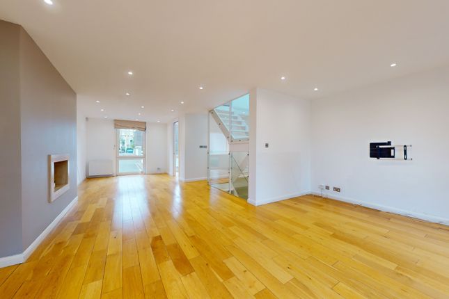 Town house for sale in Brocas Close, Belsize Park