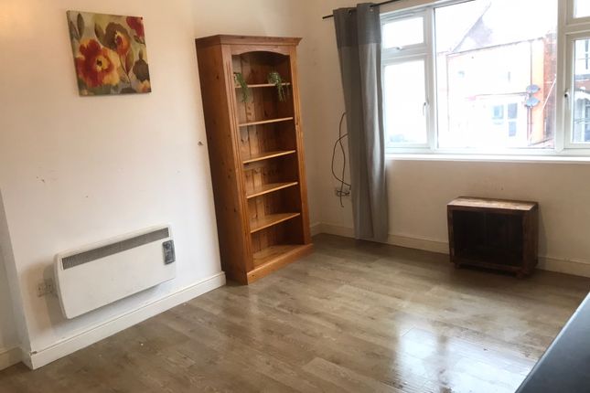 Flat to rent in Flat 3, 175 Albert Road, Retford, Notts