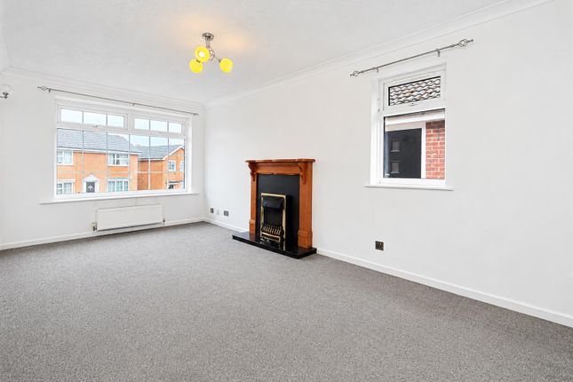 35, Stonebeck Avenue, Harrogate photo 2