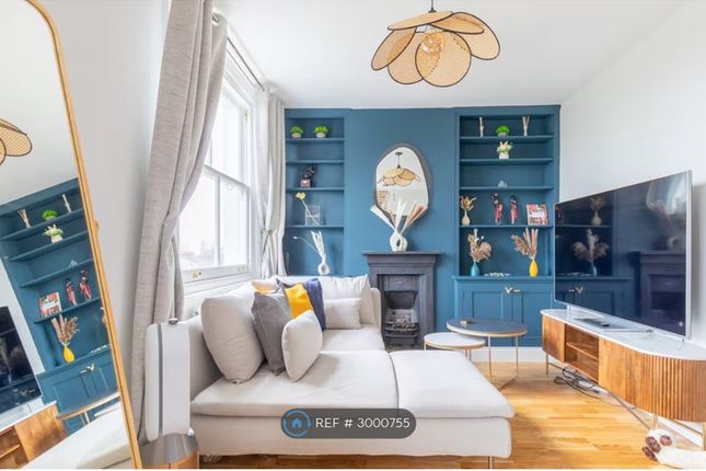 Flat, The Chase, London photo 2