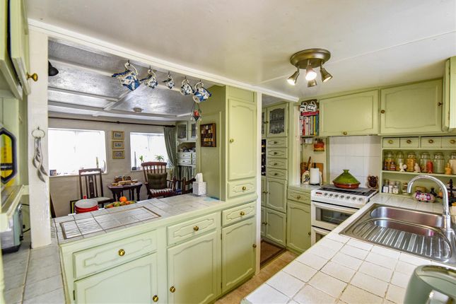 11, Hill Square, Dursley photo 4