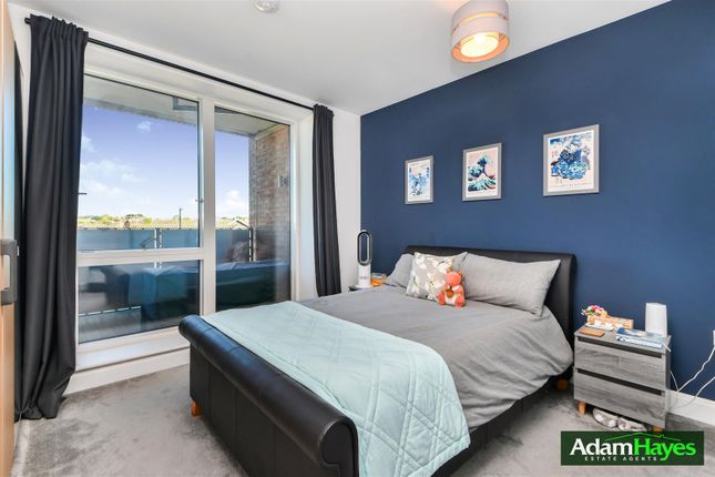 3 Verde Court, Oakwood Crescent, London photo 4