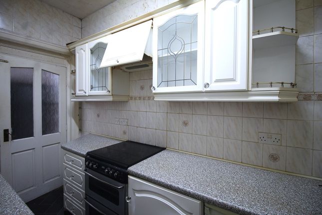 90, Langham Road, Oldham photo 4