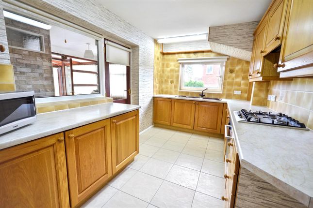 13, Bracken Close, Stoke-On-Trent photo 3