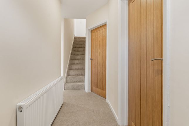 28, Moor Grove, Halifax photo 5