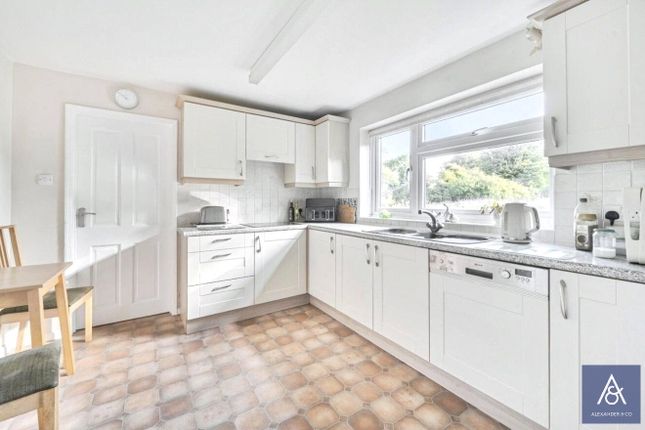 Evenley Road, Brackley photo 3