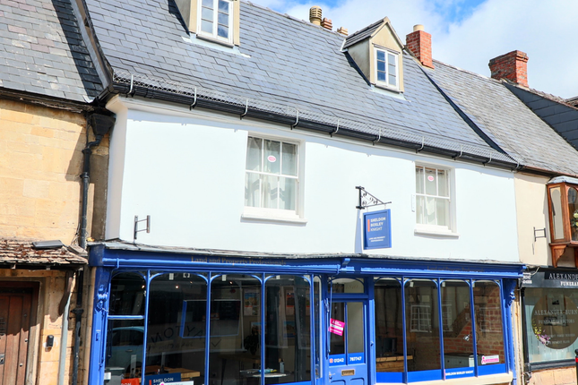 Retail premises to let in 13 North Street, Winchcombe