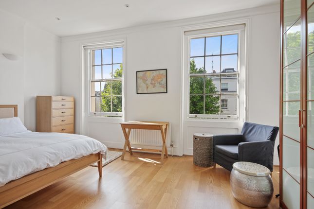 Terraced house to rent in Clarendon Gardens, London
