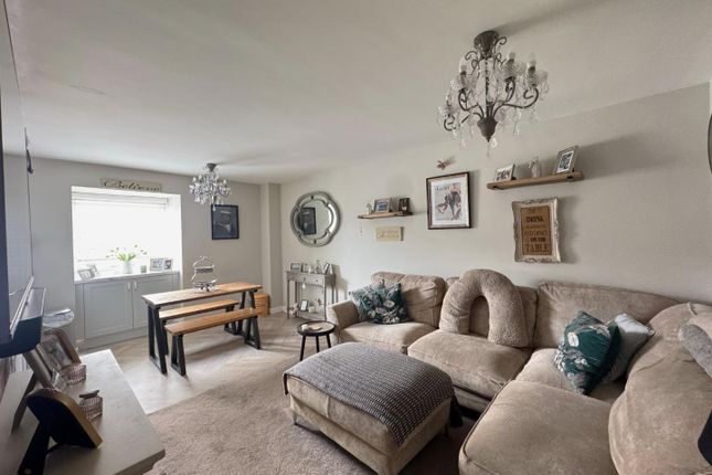 3, Royston Court, Potton photo 3