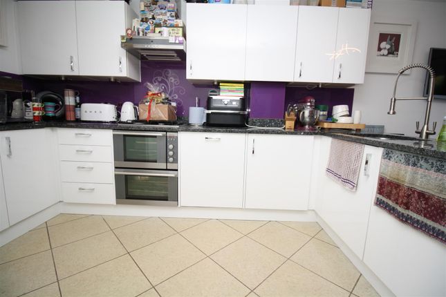 52, St. Helena Avenue, Milton Keynes photo 5