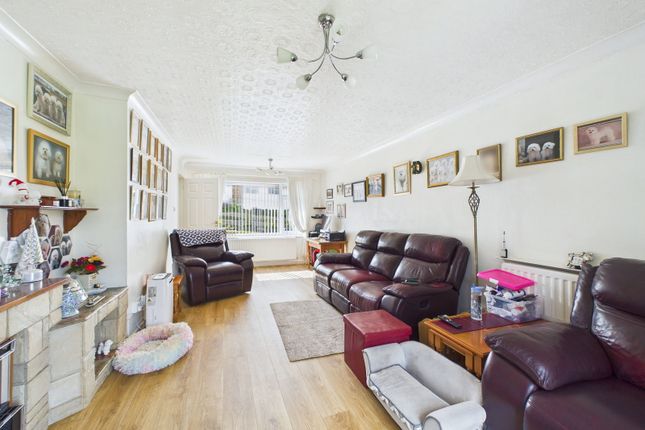 197, Queensway, Torquay photo 3